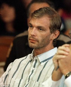 Here we see Dahmer again in court with no sign of emotion. (Image Source www.murderpedia.org)