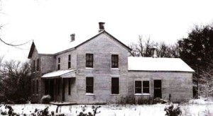 This is an image of the Gein farm house in Plainfield, Wisconsin. http://alancok.wordpress.com/2011/08/06/home-decorating-ed-gein-style